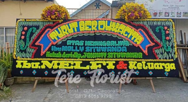 Papan Bunga Gandeng 2 Mahkota Bunga Segar - Image 2