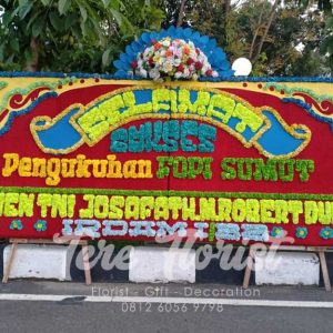 bunga papan gandeng 1 mahkota bunga artificial