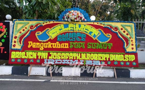 bunga papan gandeng 1 mahkota bunga artificial