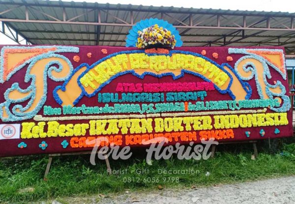 Papan Bunga Gandeng 1 Mahkota Bunga Segar