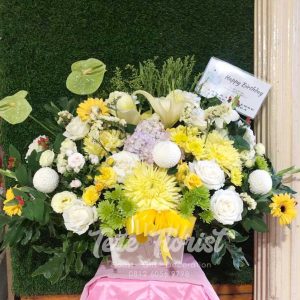 bunga meja ucapan selamat ulang tahun