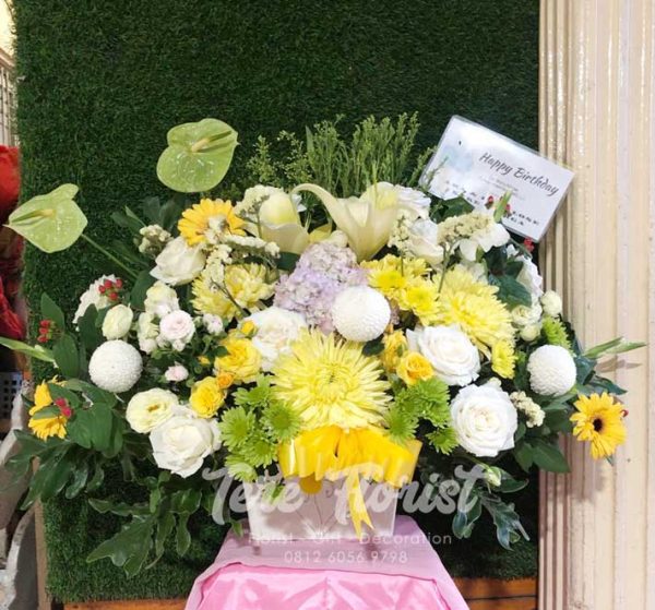 bunga meja ucapan selamat ulang tahun