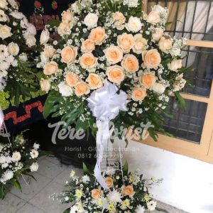 bunga standing ucapan dukacita 2 tingkat