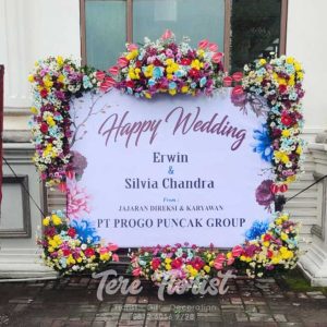 papan bunga digital printing wedding kekinian