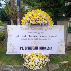 papan bunga digital printing dengan paduan 2 mahkota bunga segar