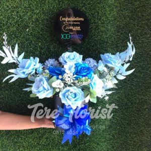 bunga meja ucapan selamat dengan bahan bunga artificial