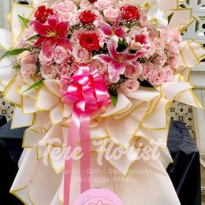 standing flower ucapan selamat ulang tahun dengan bunga segar