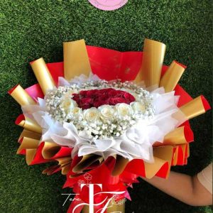 buket bunga segar mawar merah dan putih