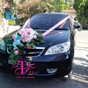 bunga artificial hias mobil pengantin