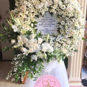 standing krans bunga ucapan turut berdukacita