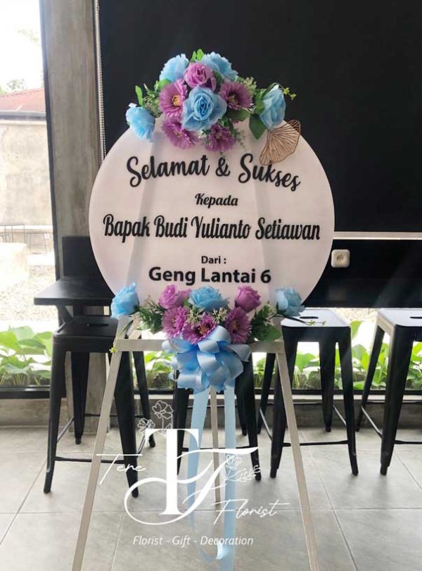 papan bunga akrilik ucapan selamat dan sukses