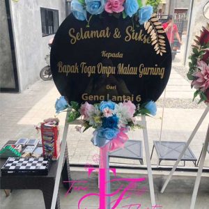 papan bunga akrilik ucapan selamat dan sukses warna hitam