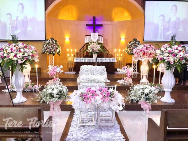Dekorasi Pemberkatan Pernikahan di Gereja