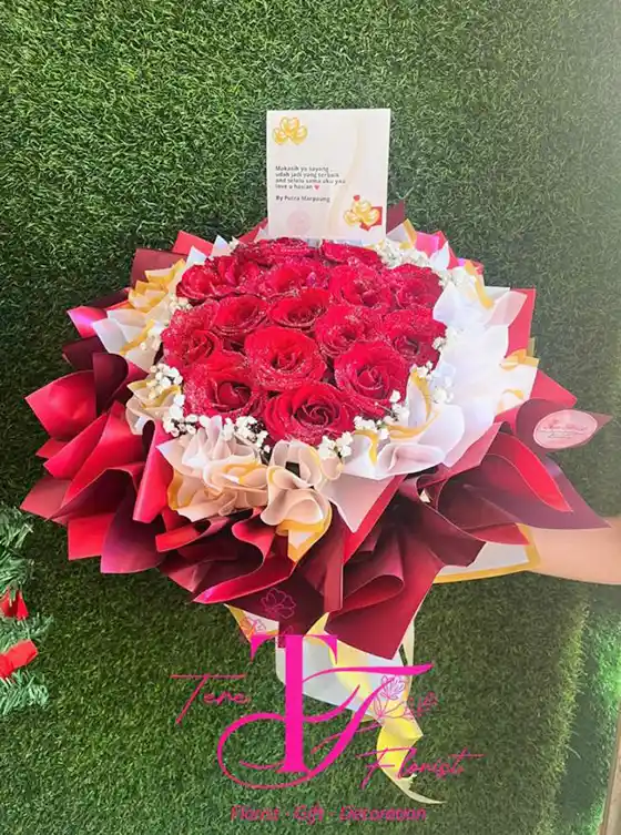 Buket Bunga Mawar Merah Segar