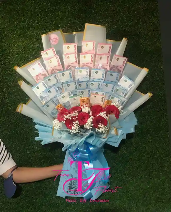 Buket Uang 100 Ribu dan 50 Ribu