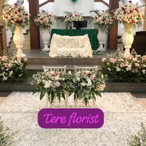 Dekorasi Altar Gereja untuk Pernikahan