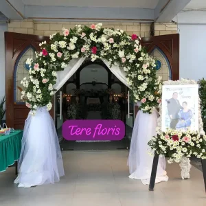 Wedding Gate di Gereja