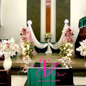 Dekorasi Tunangan di Gereja